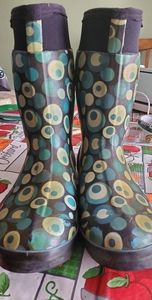 Size 8 taylor bubbles bogs winter boots